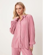 plisse shirt and wide leg trouser set in dusty pink