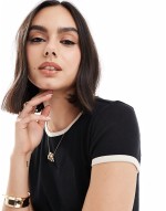 fitted t-shirt with contrast trim in black