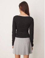 monochrome picot trim long sve top in black